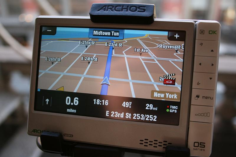 Illustration for article titled Hands On Archos 605 GPS
